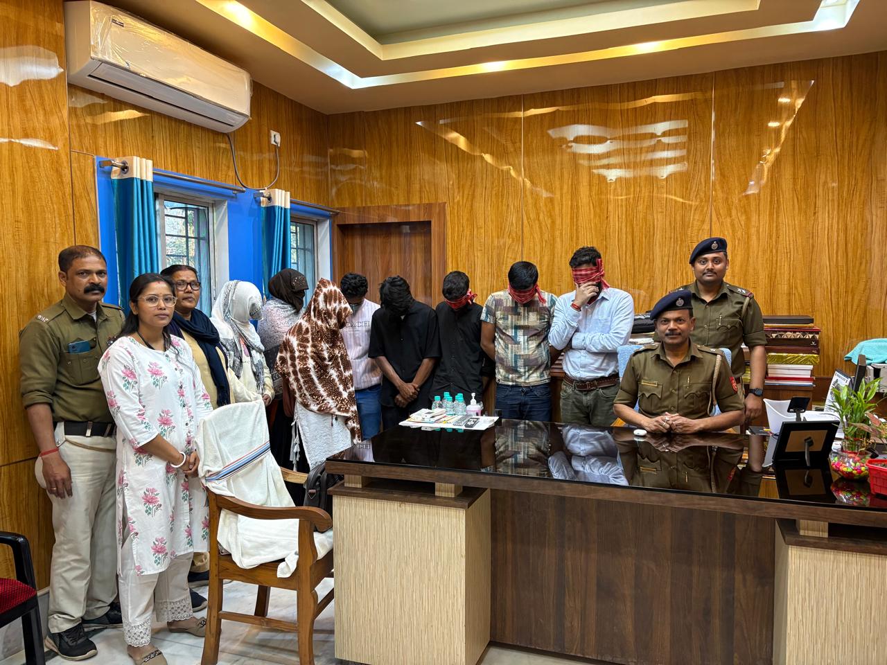 বহরমপুরে সাগর হোটেলে পুলিশের হানা, নাবালিকা সহ ৩ উদ্ধার, গ্রেফতার ৫