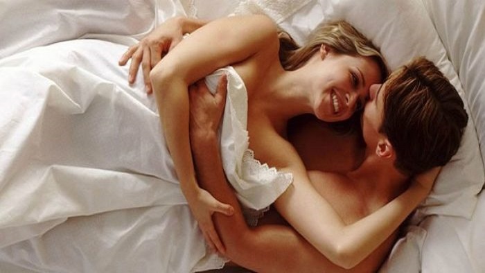 1️⃣ বিছানায় তাড়াহুড়ো নয়! ‘সিংহের ধীরতা’ই সম্পর্কের আসল চাবিকাঠি—বলছেন বিশেষজ্ঞরা